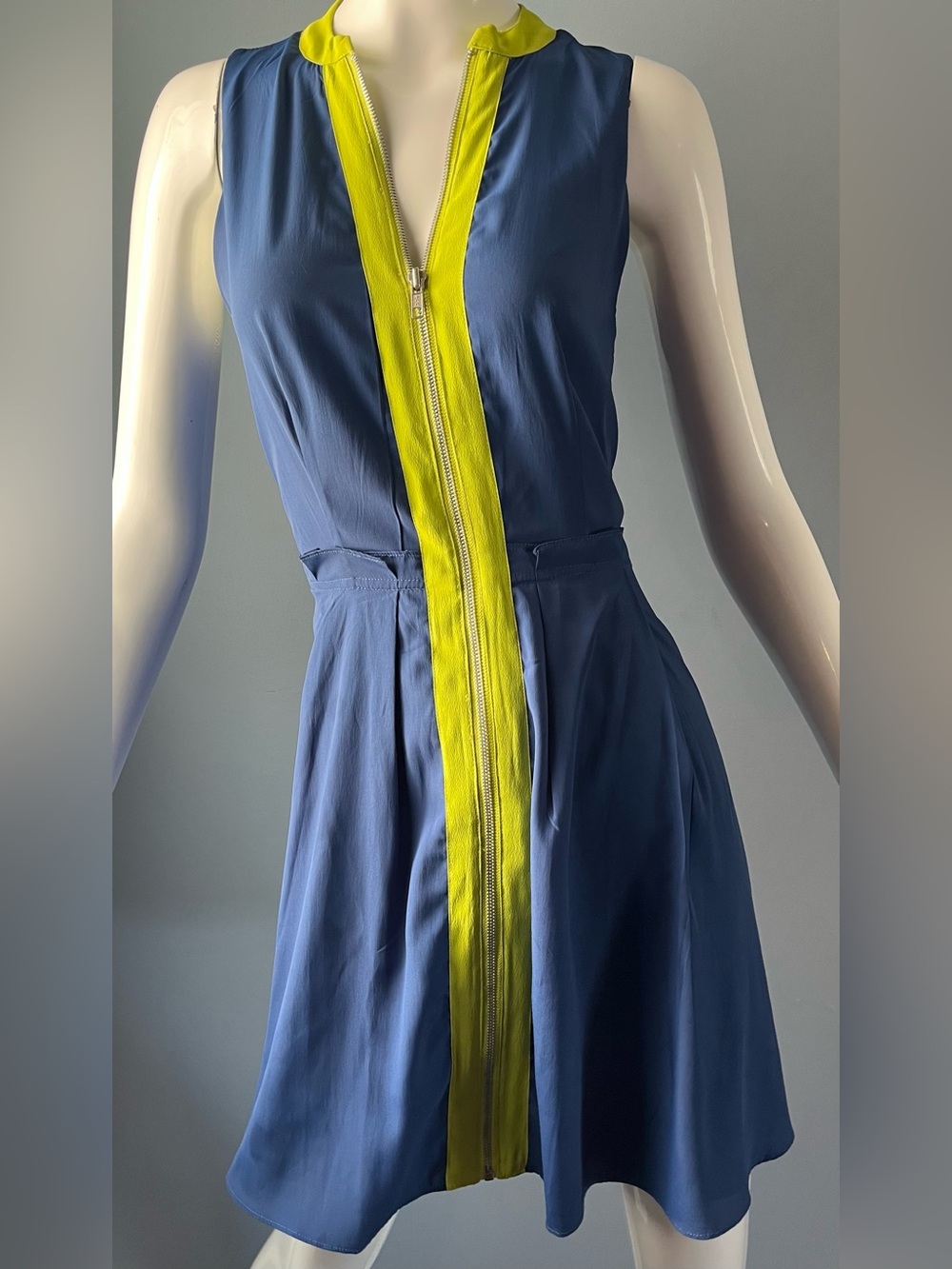 W118 by Walter Baker Blue & Lime Green Sleeveless Zip-Front Mini Dress Size S